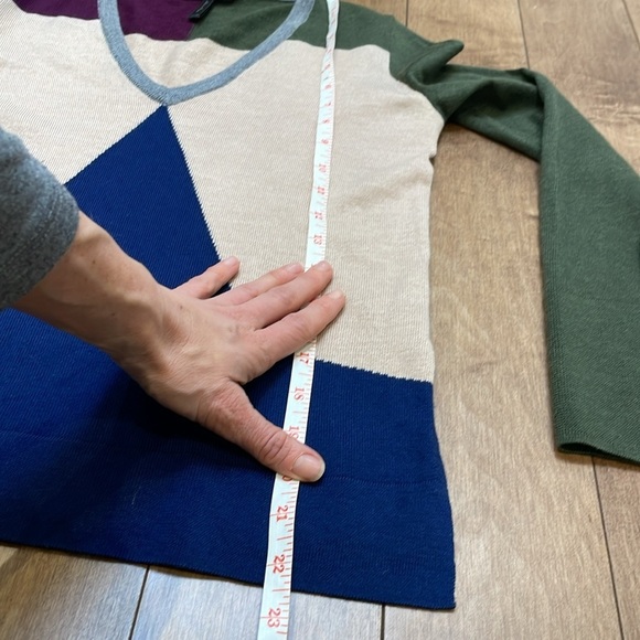 BCBG Maxazria merino wool geometric block color sweater pullover XXS v neck - Picture 9 of 11